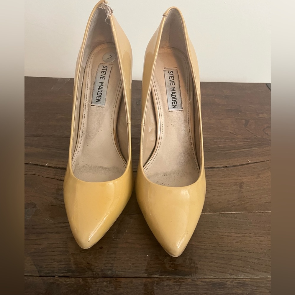 Steve Madden pumps